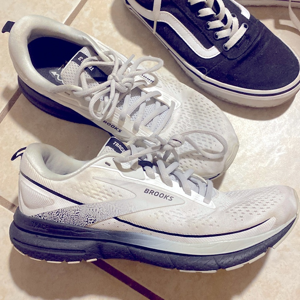 Women’s Brook Trace 3